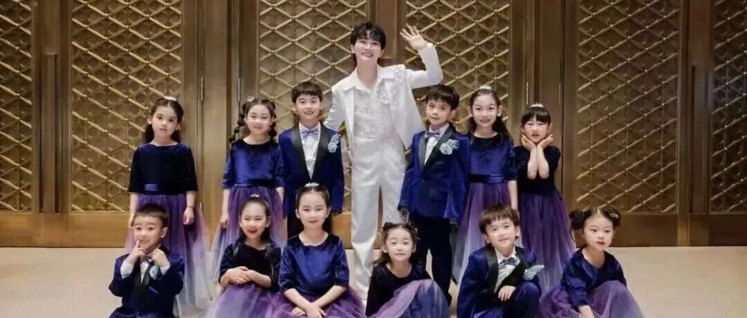 周深9岁在合唱团唱什么?