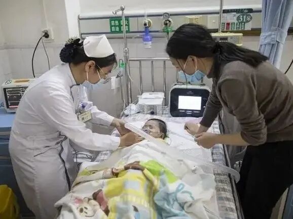 为什么要电动吸痰排痰设备有哪些？为什么推荐使用咳痰机？看完这个就懂了！_https://www.jmylbn.com_新闻资讯_第32张