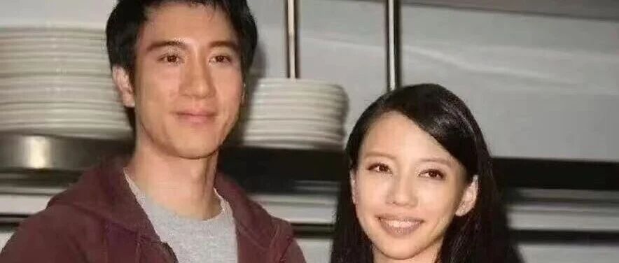王力宏巡演狂赚,李靓蕾独居带娃:5年对比太残酷