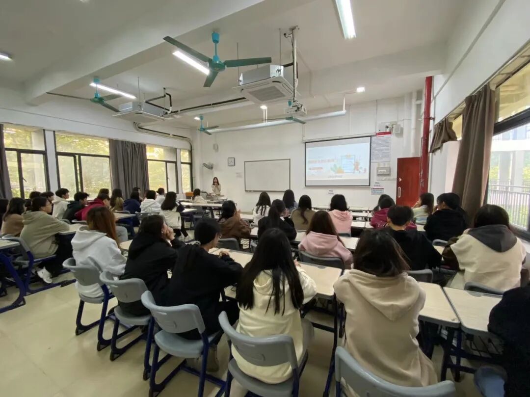 消防宣传安全主题班会——消防牢记心中，安全相伴一生