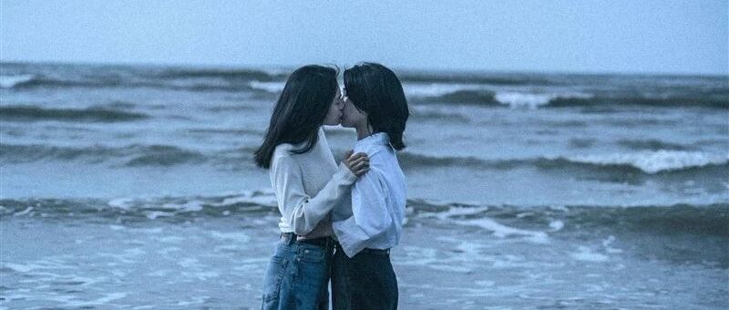 les资讯李玲苇、叶晓霏女女吻太大声好害羞暧昧告白:「我的第一次给了你!」