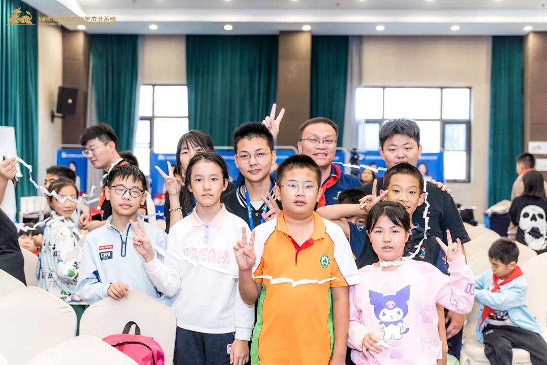孩子吐槽领导开会太晚？当我没再拿“我吃过的苦”说“孩子的难”时，她居然......
