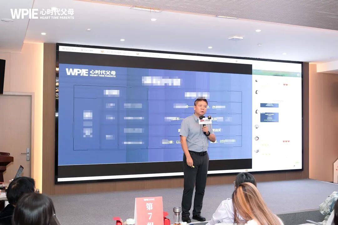 高二孩子考100多分，妈妈想让他复读高一？王克老师：“千万别回头！”