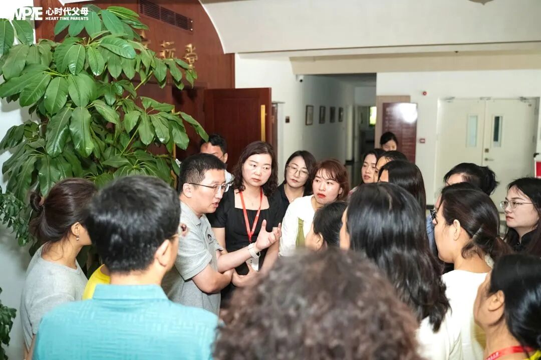 “妈妈，历史老师怀疑我抄答案！”——我的第一反应差点害了她