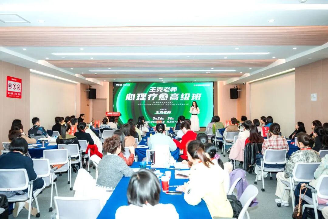 去他的“乖”！我们总想让孩子“乖”，却忘了自己当年心里藏了多少委屈