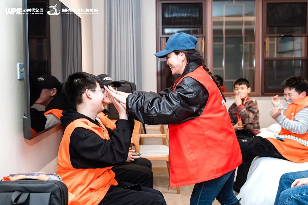 孩子沉迷手机怎么办？断网、打骂真的有用吗？