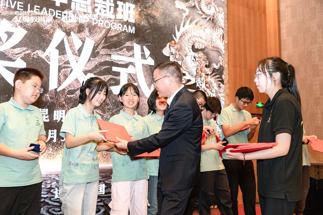 从海边晒伤到半夜疼醒——毁掉孩子的不是无知，而是家长“固执”的侥幸心