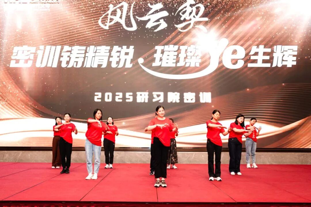 “饿死也不吃98元的面！”——对自己“抠”到极致，对别人“舍”到忘我，王纪琼院长到底图什么？