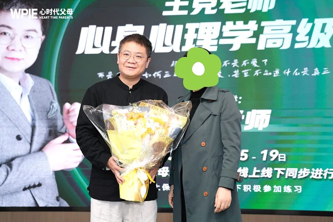 一位单亲妈妈的自白：“我以为我们关系很好，直到上大一的儿子因自残在手臂上缝了五针后……”