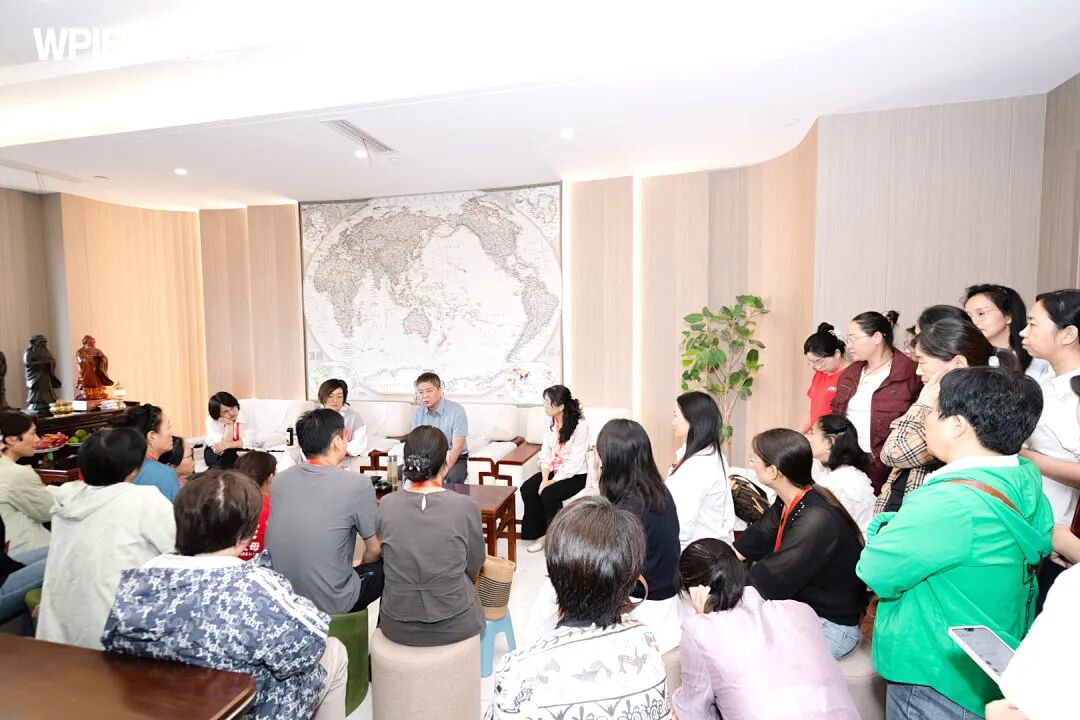 7岁那年被母亲说“就当没生过”，如今为人父的他，不敢把儿子推出门