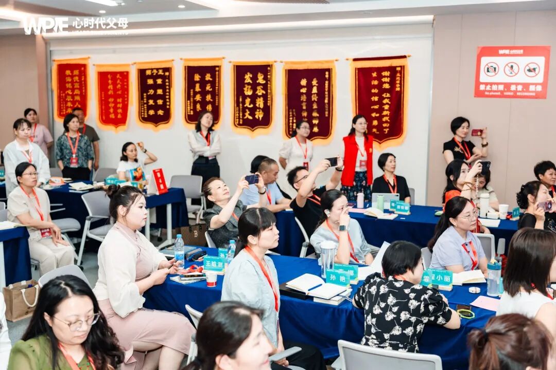 女儿4年不联系我，兆鹏老师却说“这是她最正确的选择”，背后原因刺痛无数父母