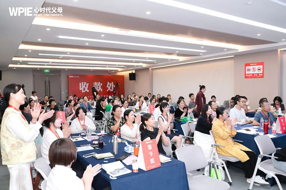 高二孩子考100多分，妈妈想让他复读高一？王克老师：“千万别回头！”