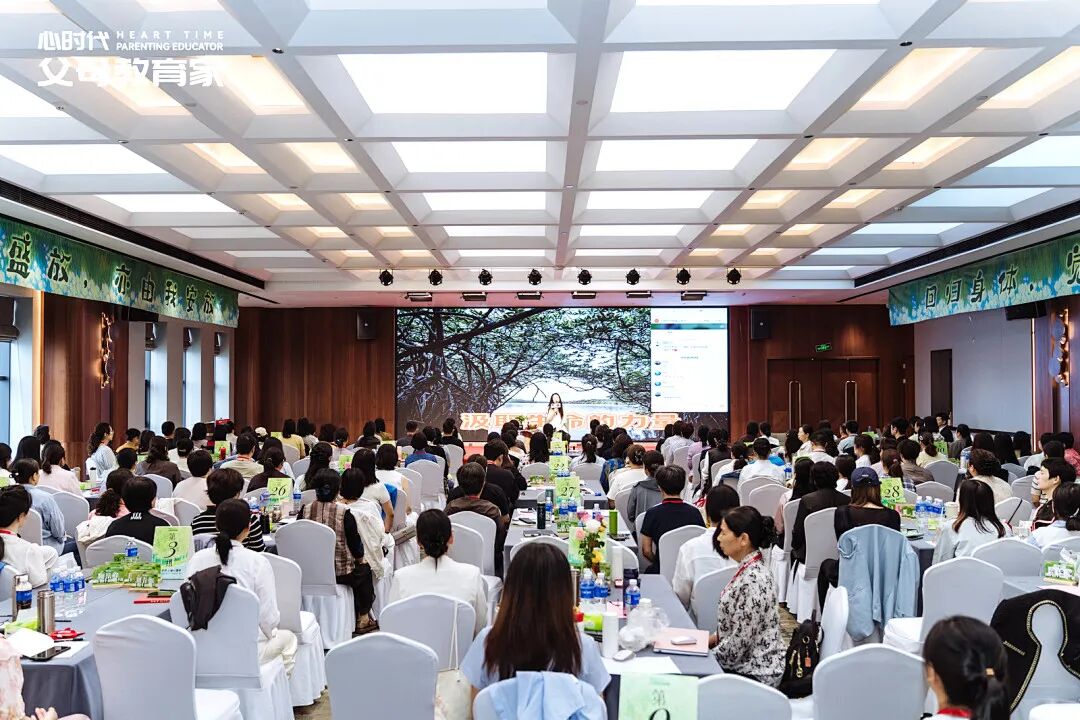 宿舍4个人，3个告他的状——王克老师：“不是孩子坏，是你没教过他如何社交！”