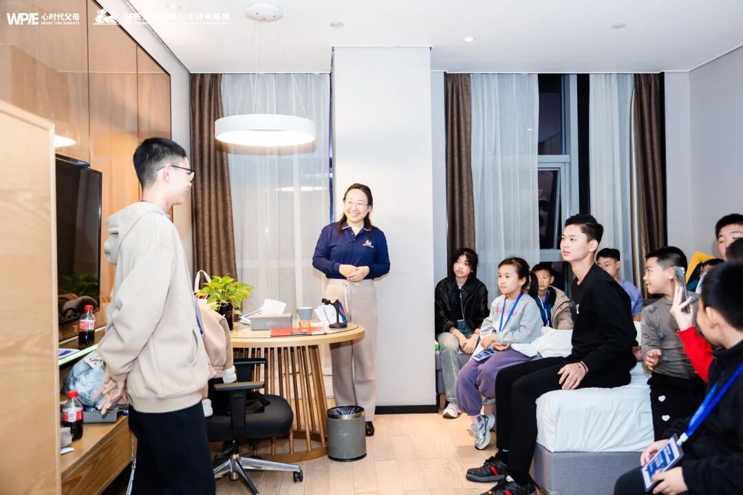 【青少年五大关系课】孩子在课堂上不举手、不发言，我差点失望透顶，直到另一位家长的话点醒了我……