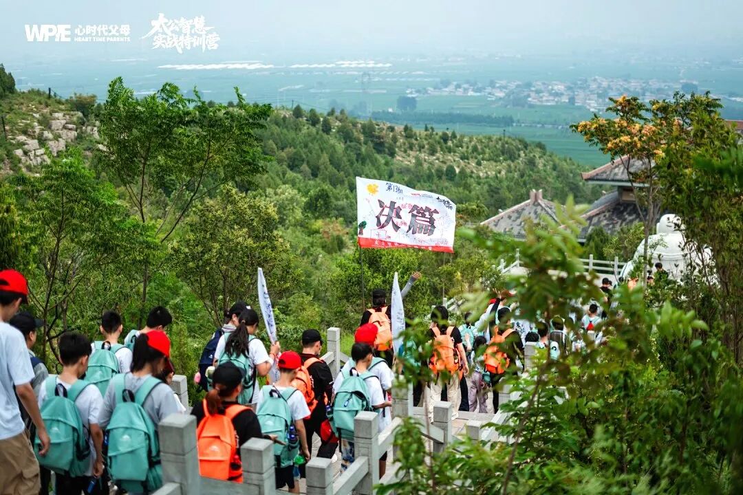 13岁辍学，18岁成为世锦赛冠军：这对父母是如何用心理学把孩子推上领奖台的？
