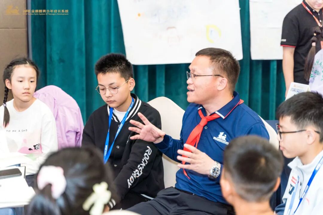 孩子吐槽领导开会太晚？当我没再拿“我吃过的苦”说“孩子的难”时，她居然......