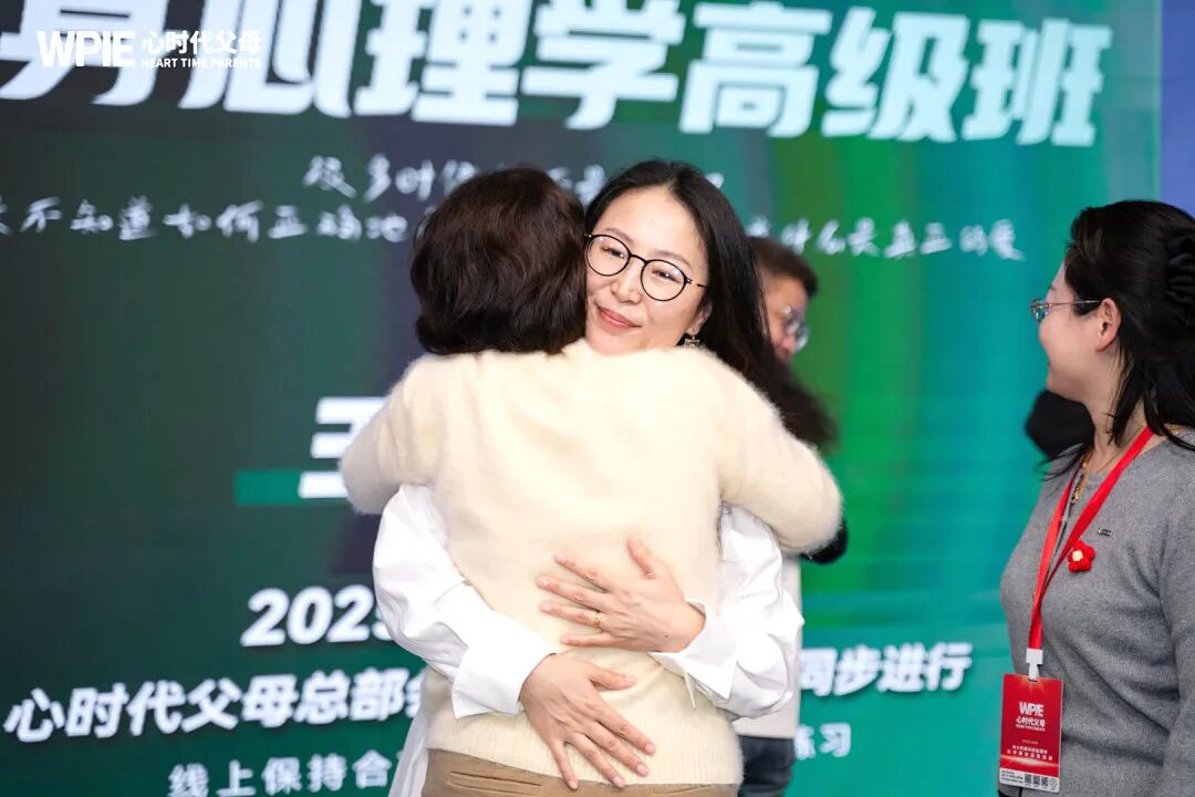 去他的“乖”！我们总想让孩子“乖”，却忘了自己当年心里藏了多少委屈