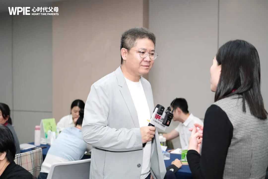 去他的“乖”！我们总想让孩子“乖”，却忘了自己当年心里藏了多少委屈