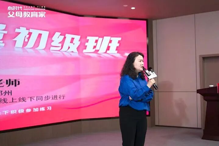 放下“重男轻女”的执念：那个被期待是男孩的女孩，“叛逆”是她最后的求救！