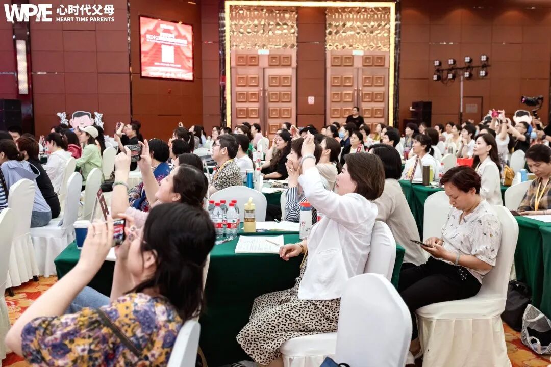 “我恨你！我讨厌上学！我讨厌我的生活！”——当孩子喊出这句话时，父母真的该醒醒了