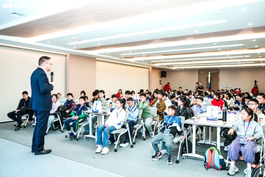 【青少年五大关系课】孩子在课堂上不举手、不发言，我差点失望透顶，直到另一位家长的话点醒了我……