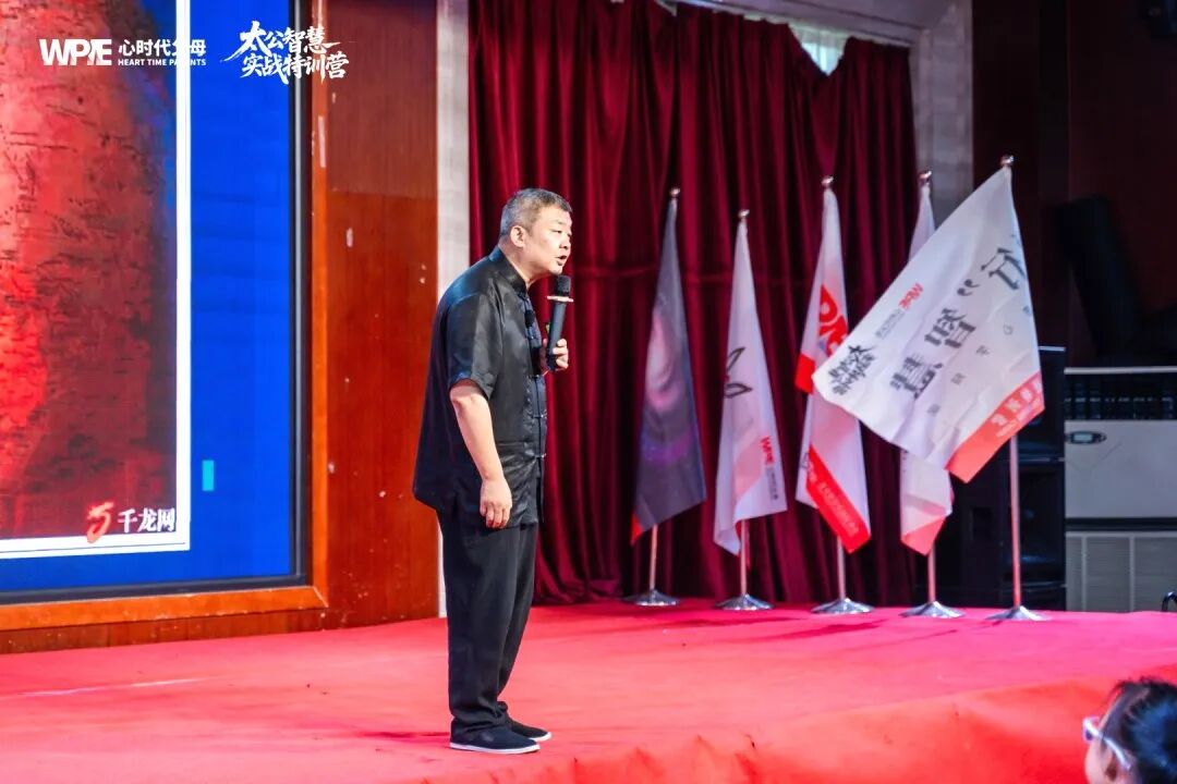 孩子没在节日送你祝福？先别失落，这可能是一堂被你忽视的“爱的必修课”