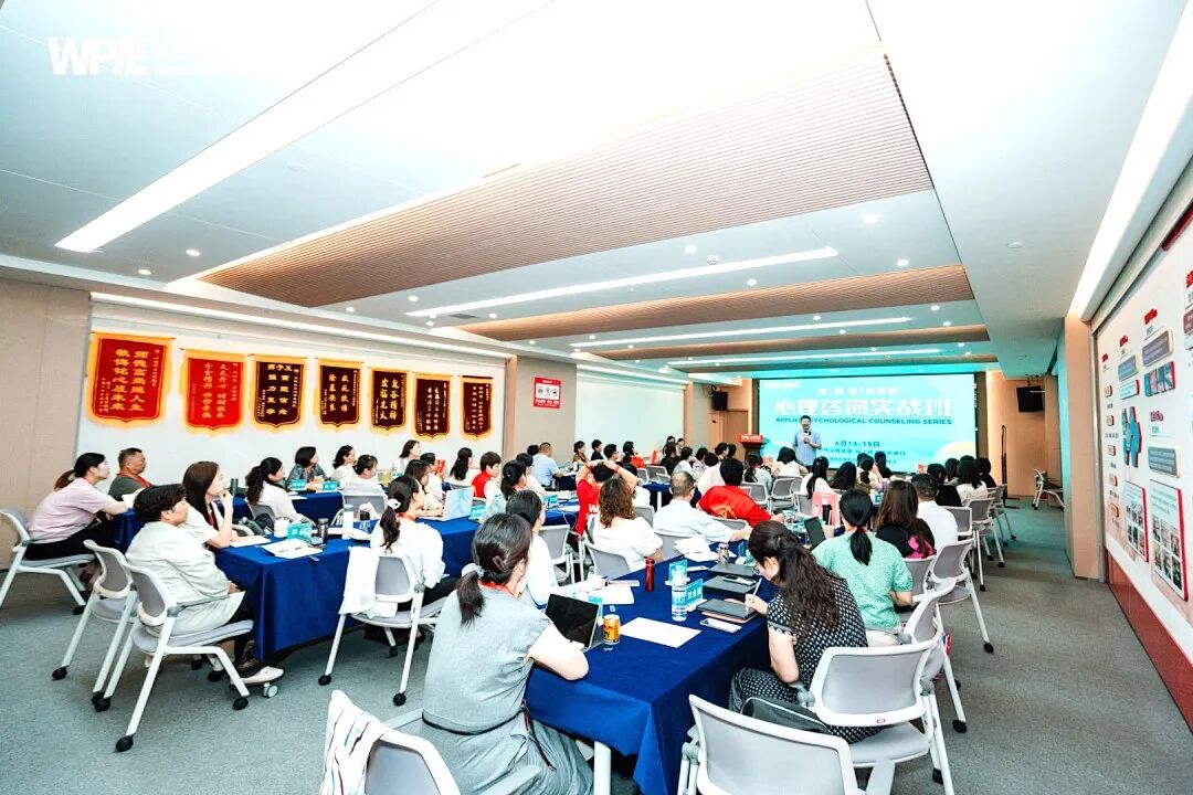 张兆鹏老师：“别把休学的孩子当病人，她本就是正常人！”