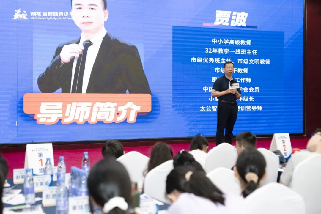 【青少年五大关系课】“爸爸只会打骂吼，妈妈给不了拥抱”——那个长发遮面的辍学女孩背后的家庭真相