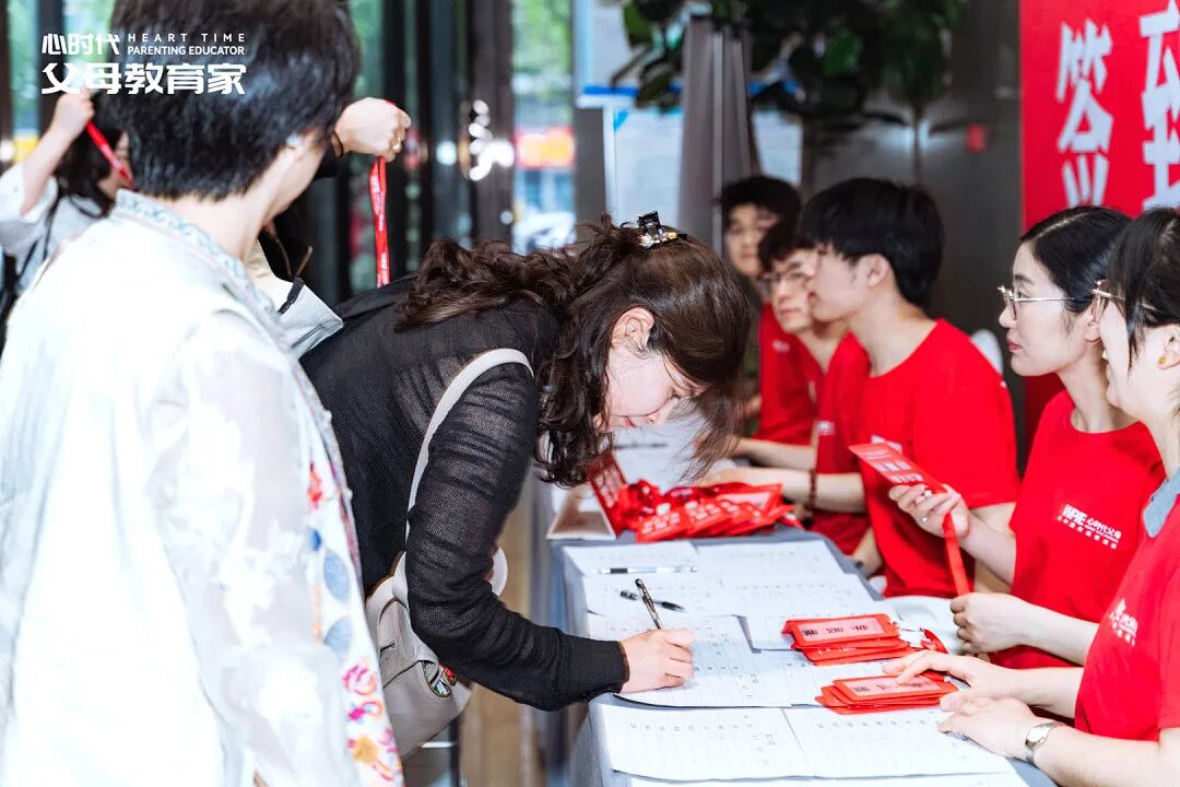 高二孩子拉黑补课老师？王克老师：“别急，问题未必出在孩子身上”