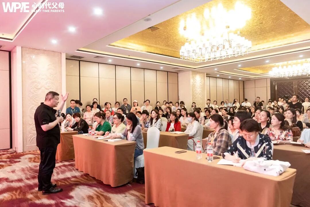 【家庭生态导师班】当“铺地砖”遇上“做美缝”——纪琼院长与文聪老师同讲导师班，学员们直呼“太精彩”！