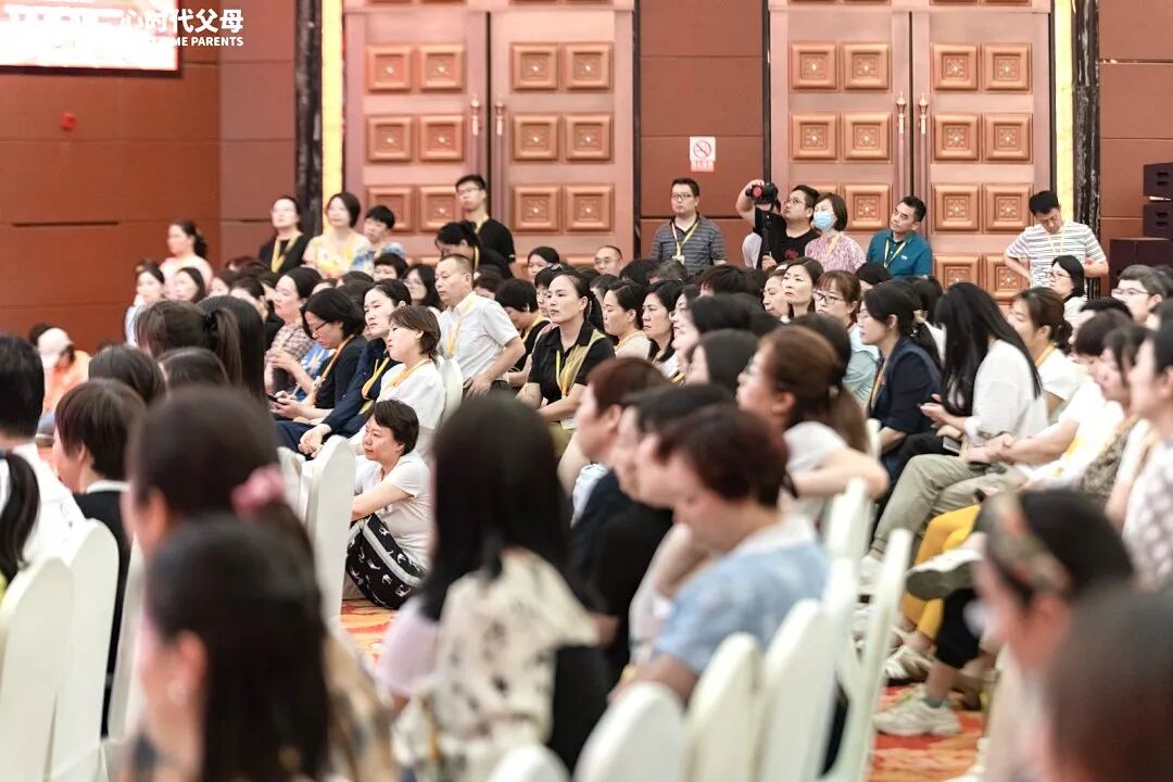 从“别烦我”到“没意思”：我用三招，让女儿主动放下手机