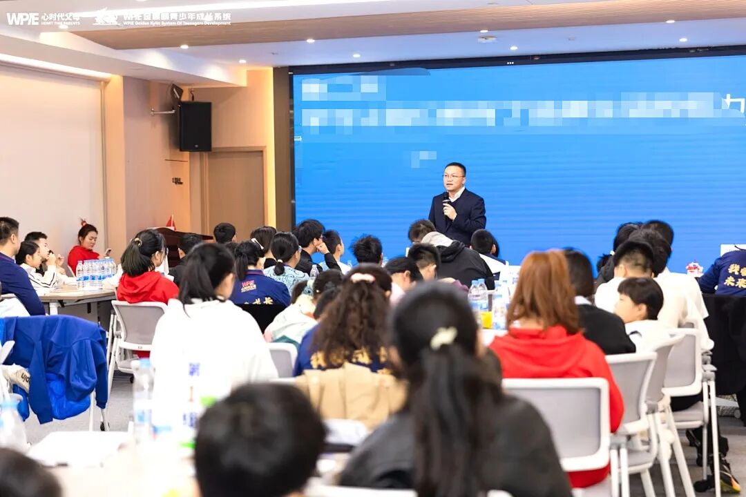 【青少年五大关系课】孩子在课堂上不举手、不发言，我差点失望透顶，直到另一位家长的话点醒了我……