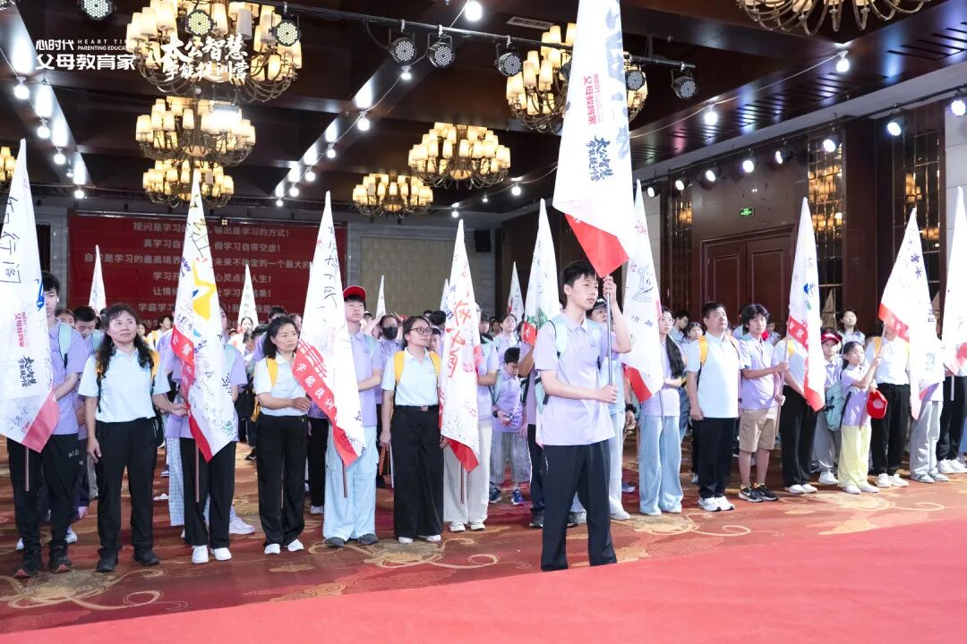 老公常年不在家，却在冲突中挡在我前面——那一刻，我才真正读懂什么是“家庭第一定律”！
