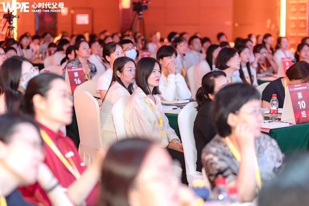 【家庭生态导师班】他在狗身上找家的感觉，父母却骂他“冷血”“没良心”——可悲的不是孩子，而是不会养育的父母