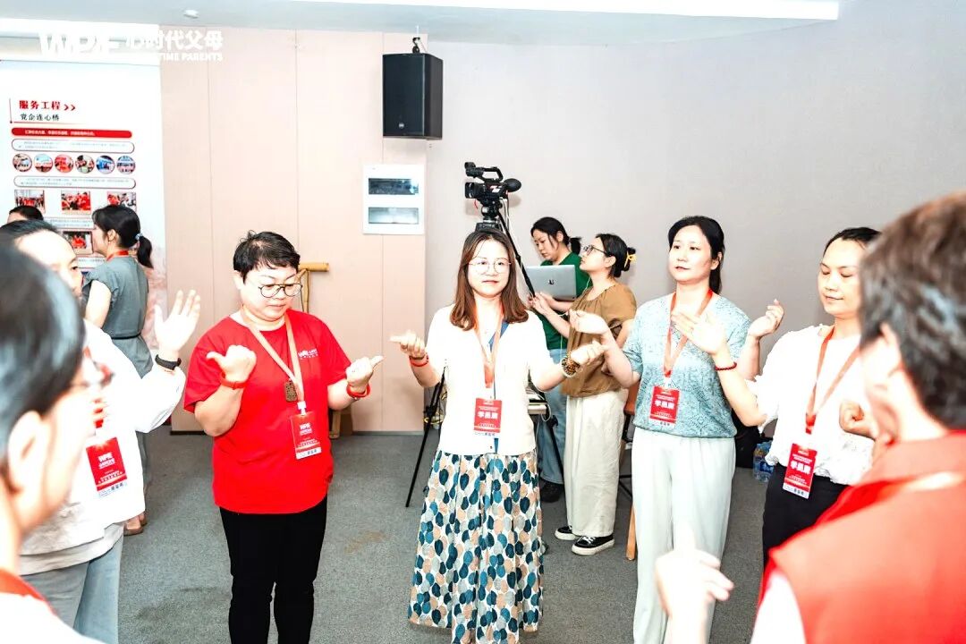 怕爸爸怕到不敢发声？——张兆鹏老师：“‘怕爸爸’不是你的病，是你没发现的人生底牌！”
