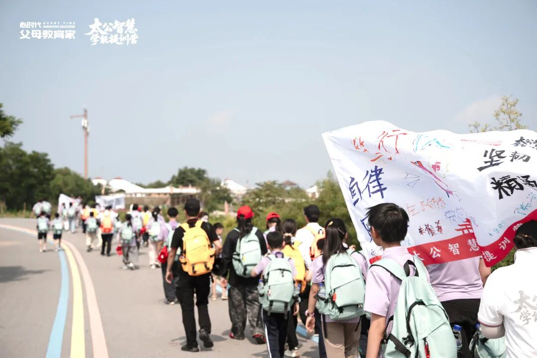 老公常年不在家，却在冲突中挡在我前面——那一刻，我才真正读懂什么是“家庭第一定律”！