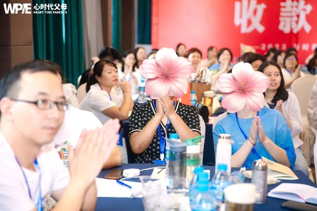 “姐姐就该多付出”“拒绝就是不孝”——文聪老师一语道出残忍的真相：“在至亲眼里，钱比你重要！”