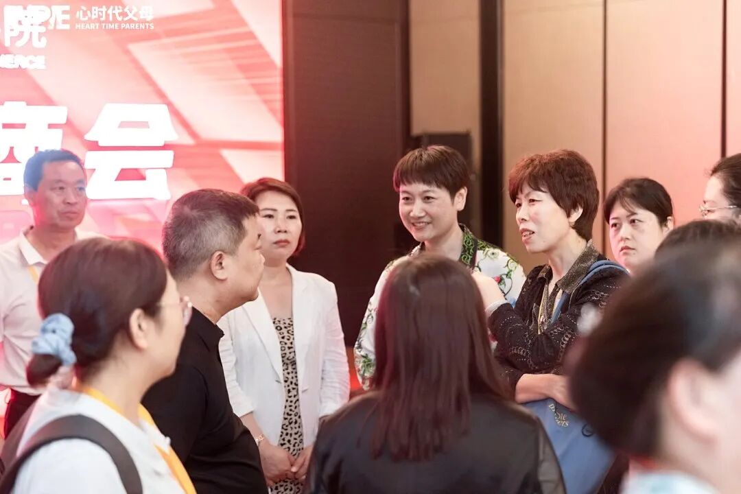 【家庭生态导师班】当“铺地砖”遇上“做美缝”——纪琼院长与文聪老师同讲导师班，学员们直呼“太精彩”！