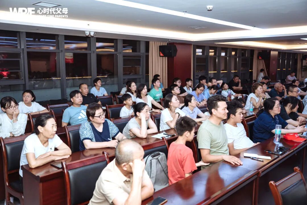 一场暴雪停课，一次亲子心理体验：当“玩透”成为自律的起点