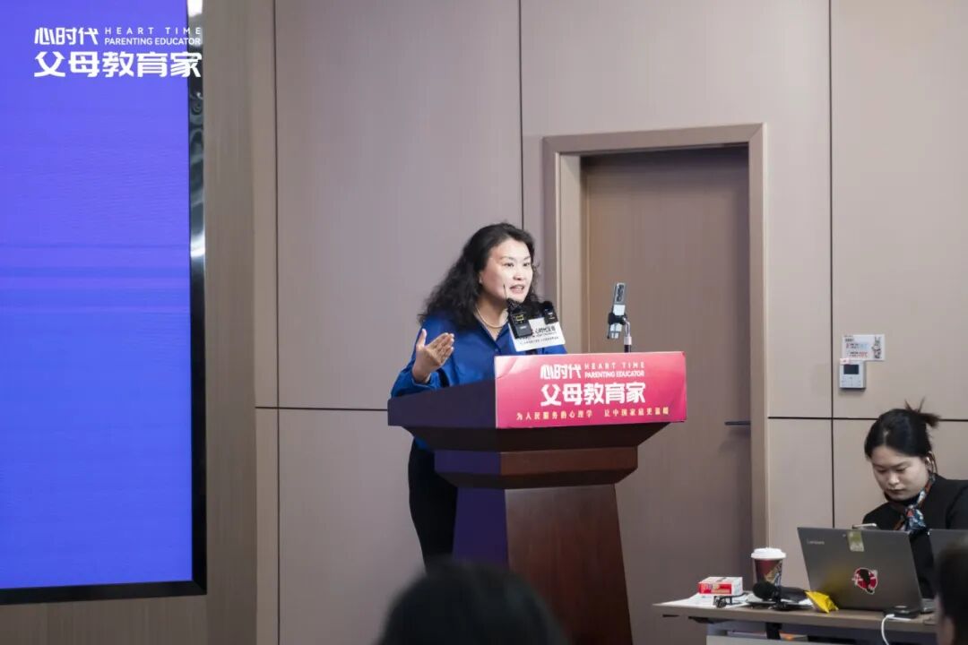 那句“怎么花钱这么快”，扎了多少全职妈妈的心？