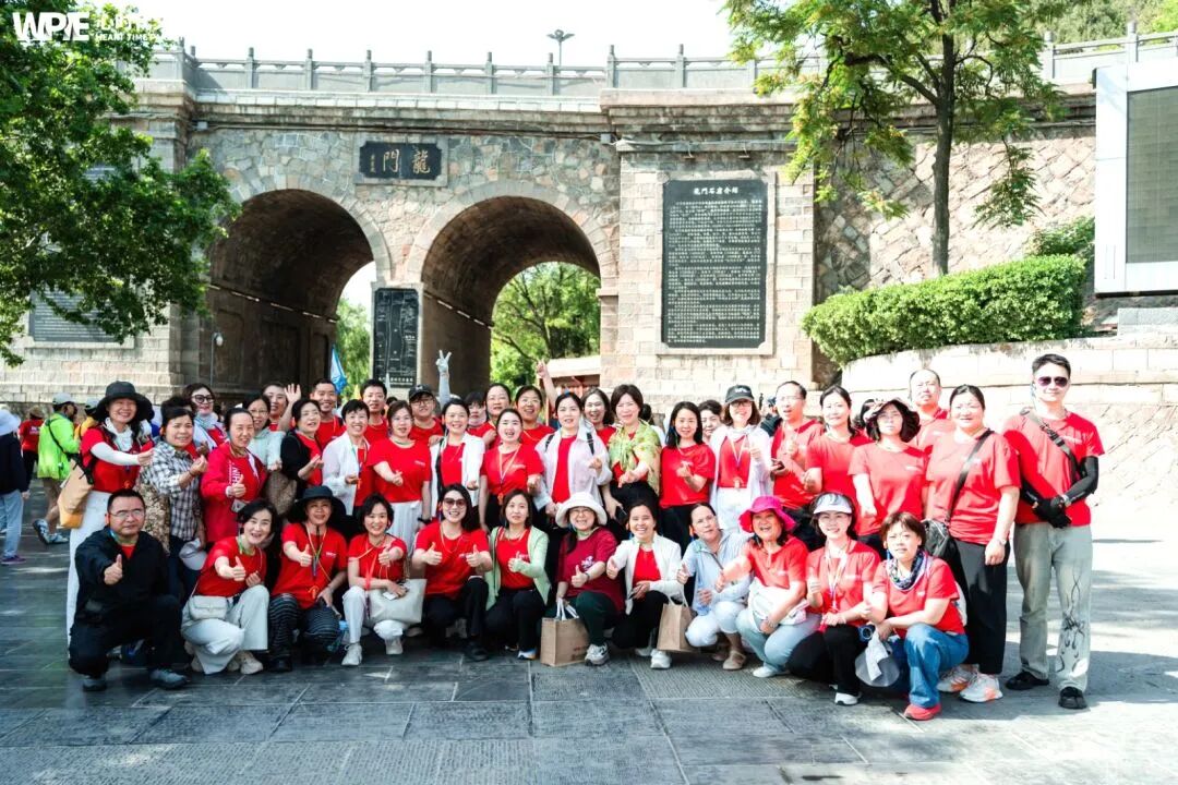 【纪琼谈家读书慧】孩子返校带手机，爸爸在班群当场揭发——一部手机，如何毁掉一个高一孩子的尊严？