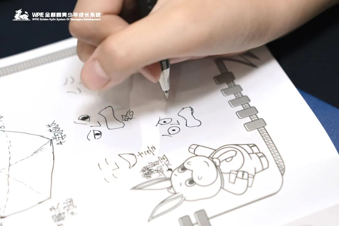 【青少年五大关系课】“爸爸只会打骂吼，妈妈给不了拥抱”——那个长发遮面的辍学女孩背后的家庭真相