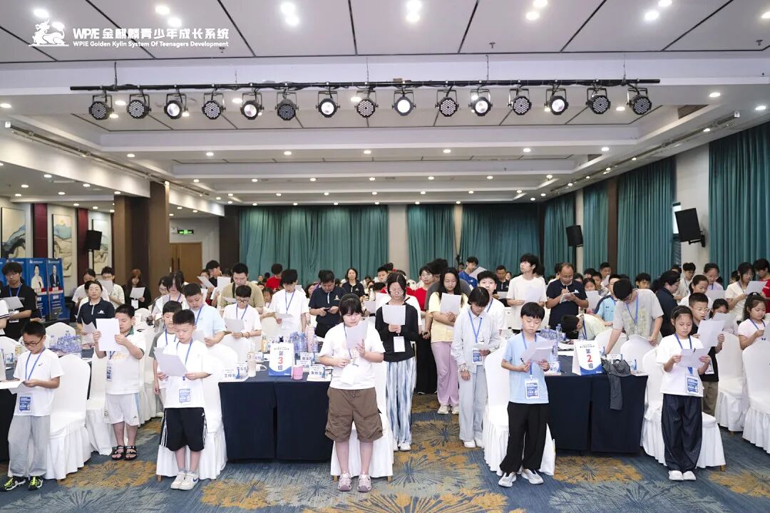 一夜白头的父母泣诉：“我养出了学霸，却没教会孩子好好活着......”