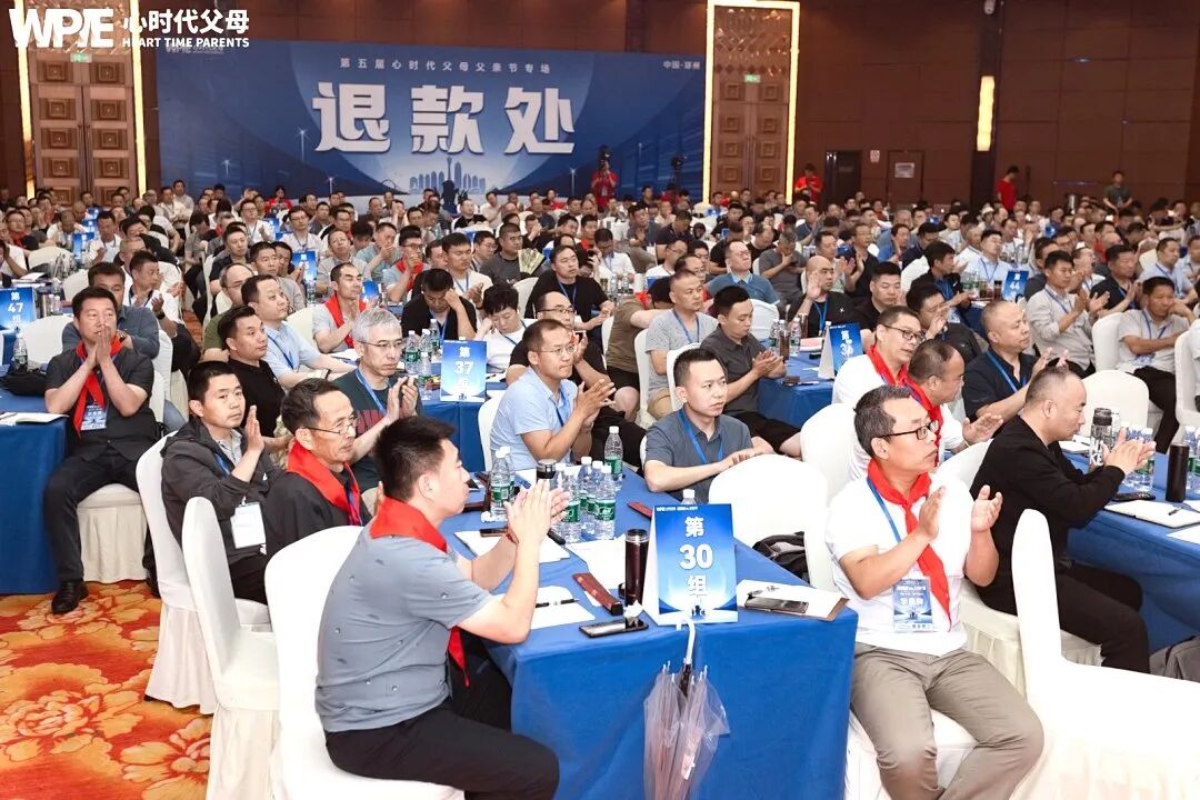 陪读妈妈的崩溃实录：直到撕掉孩子作业本的那一刻，我才发现撕掉的不只是作业本