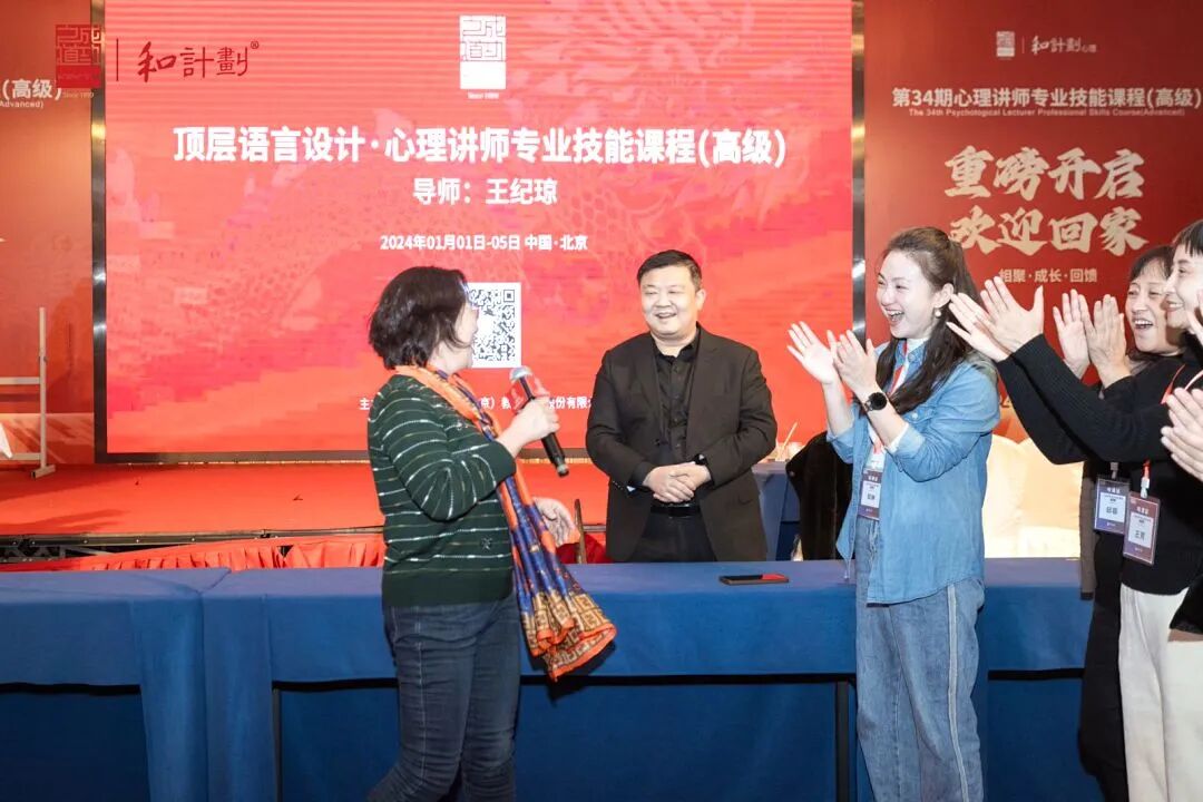 “妈妈，奶奶怎么没来接我放学？”“闲的！”——你怨的是婆婆，伤的是孩子