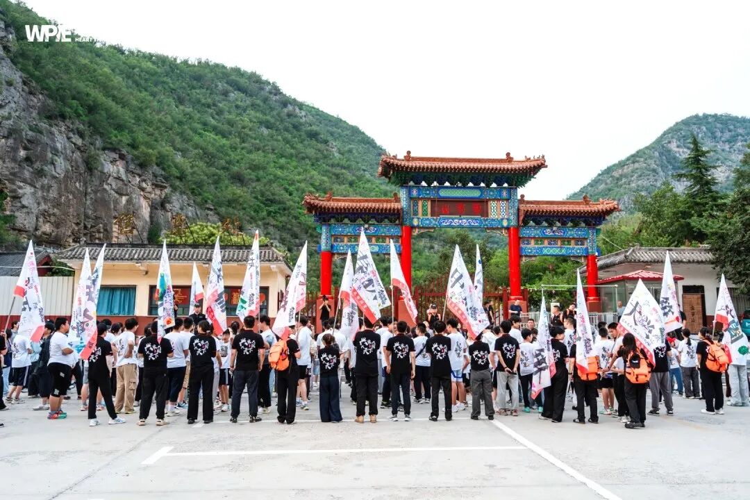 30年前的“坏”孩子，如今身家千万：别急着给孩子下定论，他的未来你想象不到