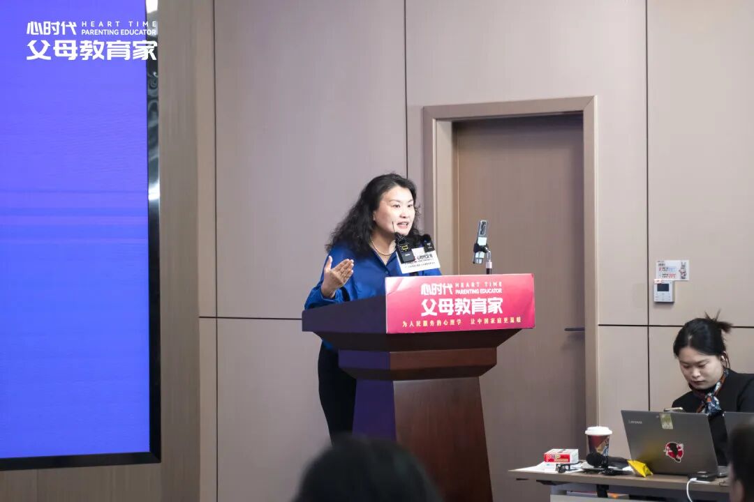 当孩子说“爸爸根本就不爱我”时该怎么办？