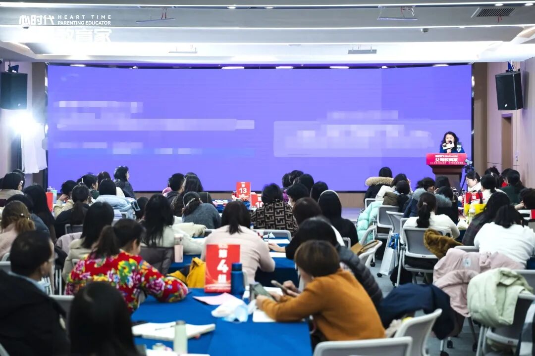 那句“怎么花钱这么快”，扎了多少全职妈妈的心？