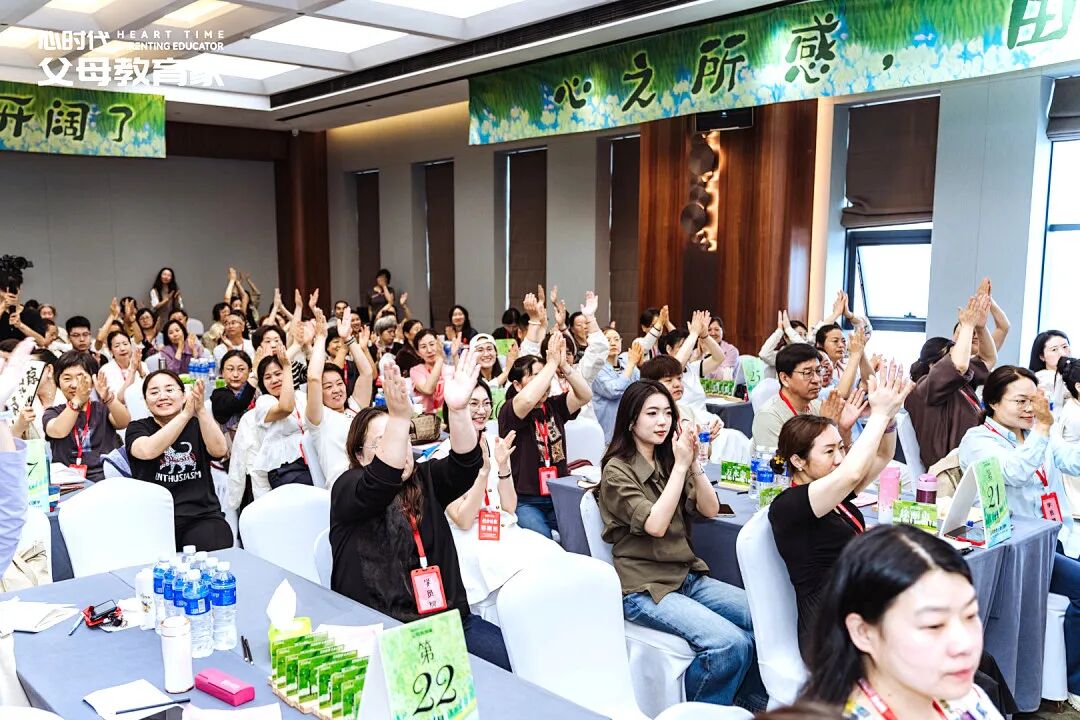 儿子不上学拿轻生威胁，父亲当场跪求老师“帮帮我！”——王克老师的回答戳中无数父母的心