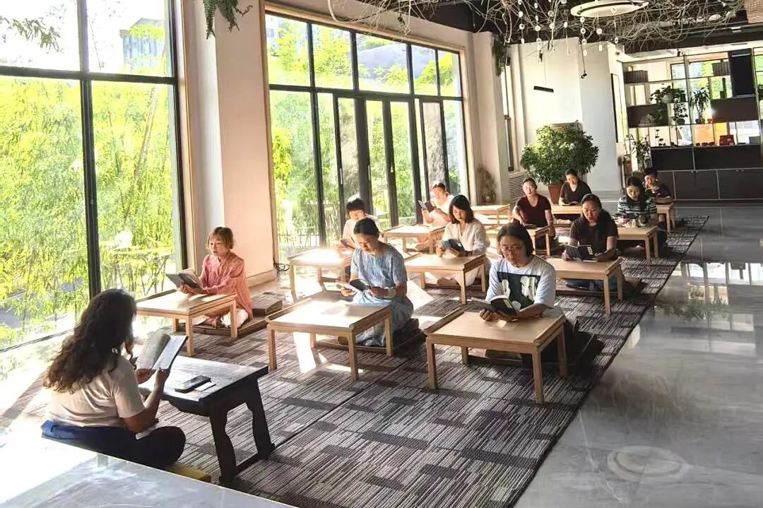 WPIE || 父母教育家 || 葱花队专属讲师团正式成立！这份来自河南广电的聘书，是文聪老师给我们最硬核的“偏爱”！